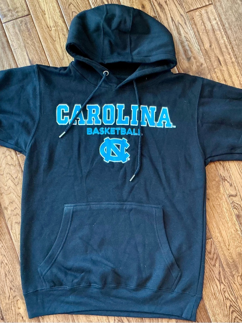 North Carolina Tar Heels Hoodie Fanatics Black Pullover UNC Basketball Men’s S
.